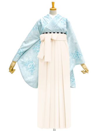着物と袴のレンタルセット商品画像。袴はオフ色。着物はアイスブルー色。ガーデン柄のデザイン。